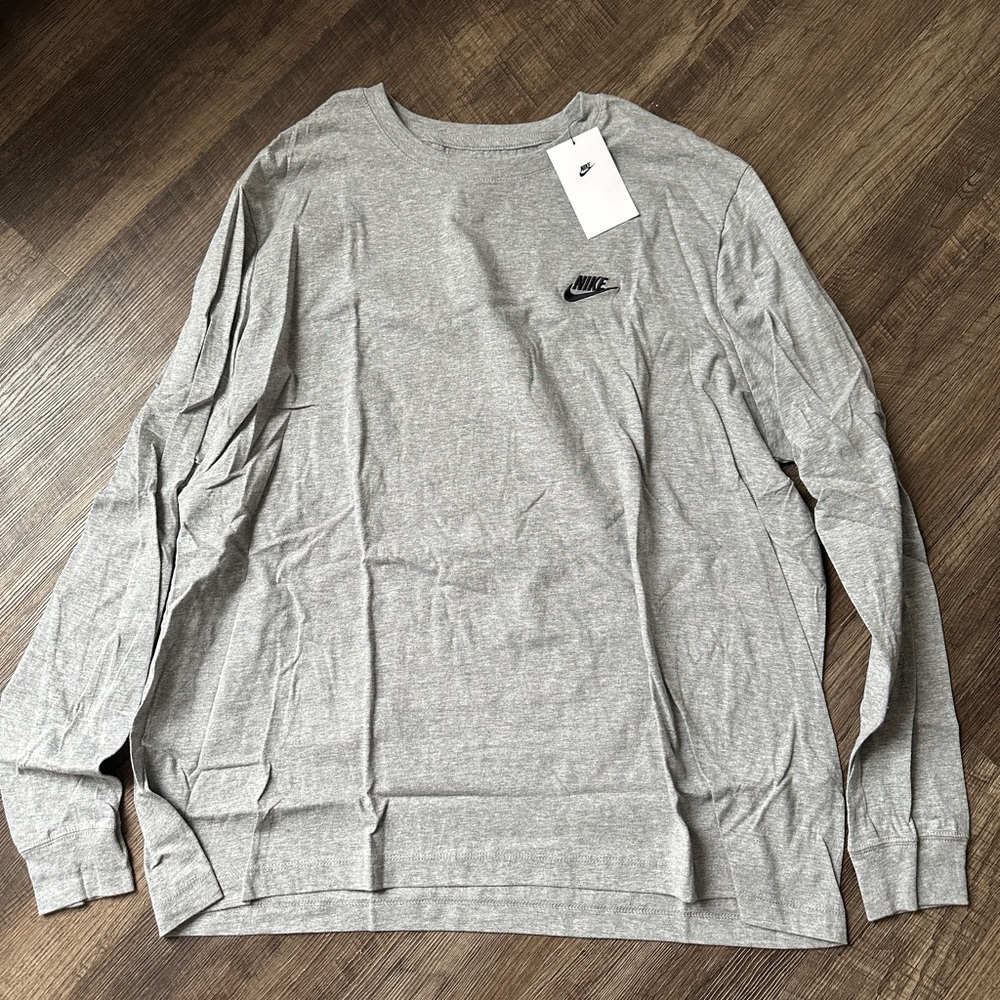 *NWT* Nike Men's Long Sleeve Shirt